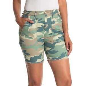 Mother The shaker camouflage chop fray linen shorts